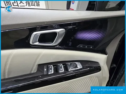 KIA CARNIVAL GASOLINE 9-SEATER HI-LIMOUSINE