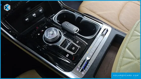 KIA CARNIVAL 9-SEATER NOBLESSE