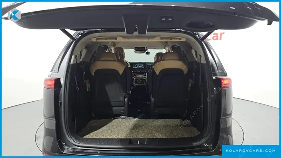 KIA CARNIVAL 9-SEATER NOBLESSE