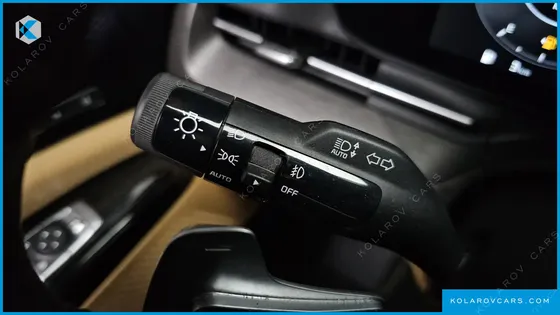 KIA CARNIVAL GASOLINE 9-SEATER SIGNATURE