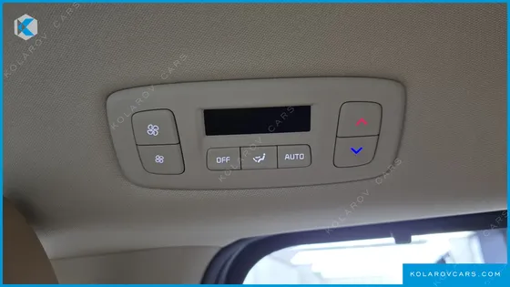 KIA CARNIVAL GASOLINE 9-SEATER SIGNATURE