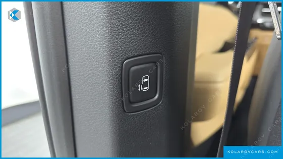 KIA CARNIVAL GASOLINE 9-SEATER SIGNATURE