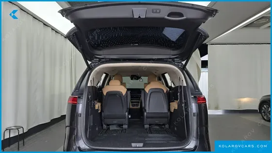 KIA CARNIVAL GASOLINE 9-SEATER SIGNATURE