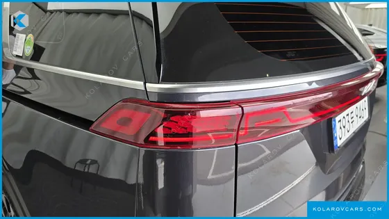 KIA CARNIVAL GASOLINE 9-SEATER SIGNATURE