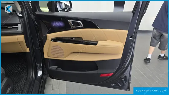 KIA CARNIVAL GASOLINE 9-SEATER SIGNATURE