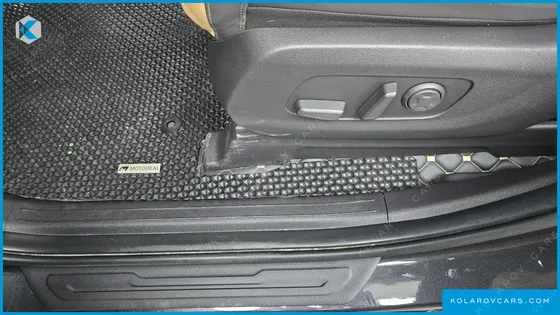 KIA CARNIVAL GASOLINE 9-SEATER SIGNATURE
