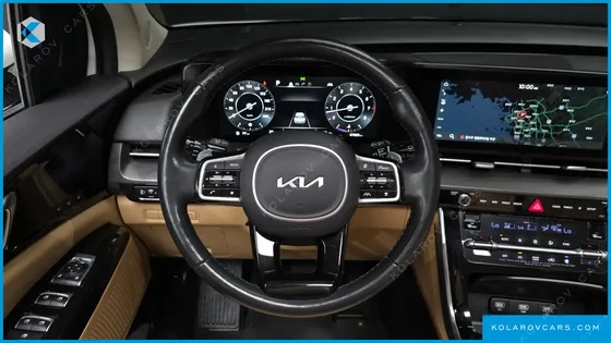 KIA CARNIVAL GASOLINE 7-SEATER SIGNATURE
