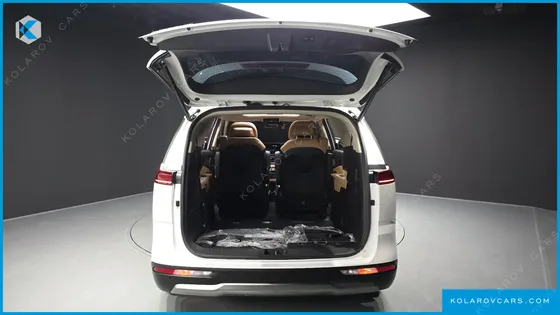 KIA CARNIVAL GASOLINE 7-SEATER SIGNATURE