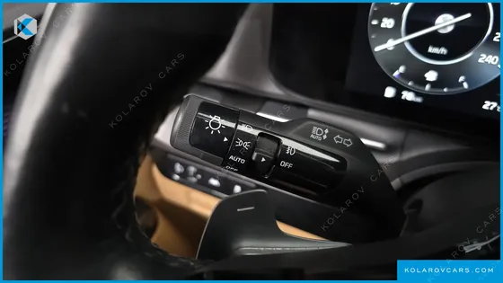 KIA CARNIVAL GASOLINE 7-SEATER SIGNATURE