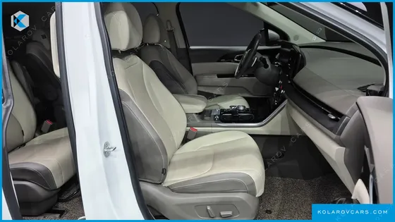 KIA CARNIVAL 9-SEATER SIGNATURE