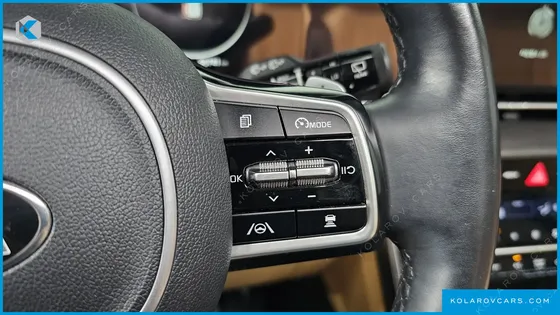 KIA CARNIVAL 7-SEATER SIGNATURE