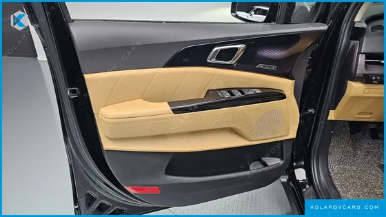 KIA CARNIVAL 7-SEATER SIGNATURE