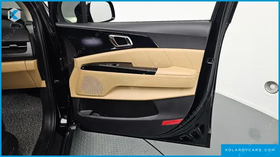 KIA CARNIVAL 7-SEATER SIGNATURE