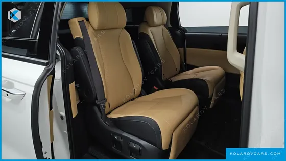 KIA CARNIVAL GASOLINE 7-SEATER NOBLESSE