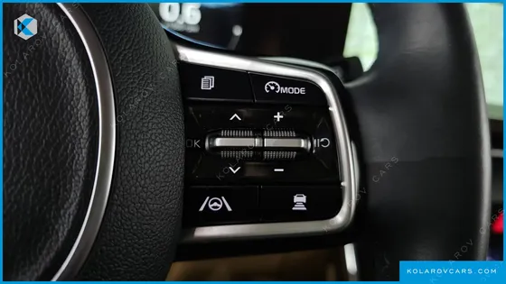 KIA CARNIVAL GASOLINE 7-SEATER NOBLESSE