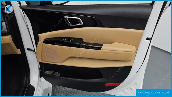 KIA CARNIVAL GASOLINE 7-SEATER NOBLESSE