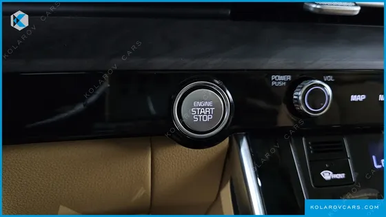 KIA CARNIVAL GASOLINE 7-SEATER NOBLESSE