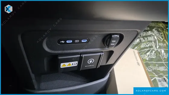 HYUNDAI STARIA EV TOURER 11-SEATER