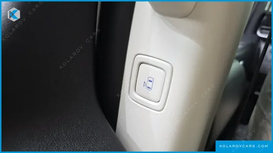 HYUNDAI STARIA EV TOURER 11-SEATER
