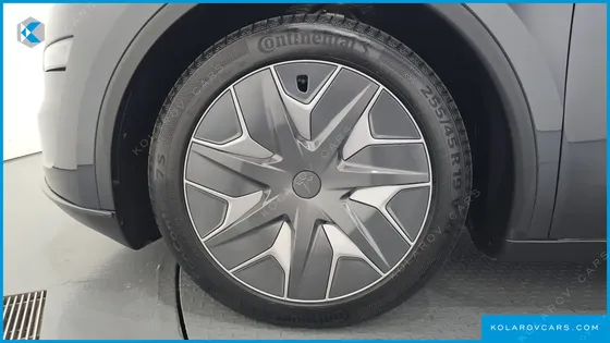 TESLA MODEL Y L LONG RANGE AWD