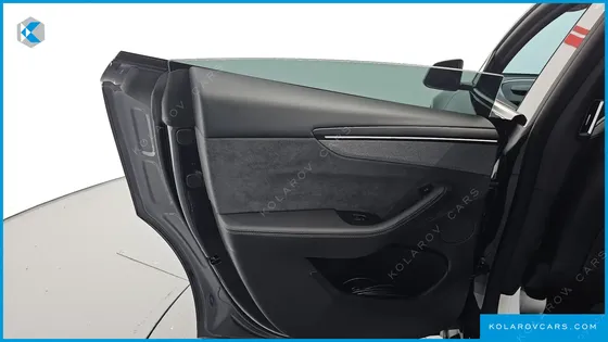TESLA MODEL Y L LONG RANGE AWD