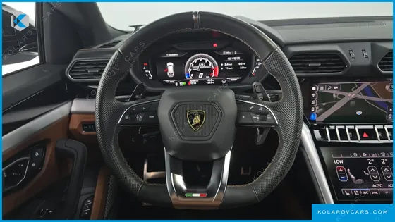 LAMBORGHINI URUS 4.0 V8