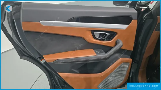 LAMBORGHINI URUS 4.0 V8