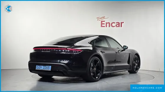 PORSCHE TAYCAN TURBO