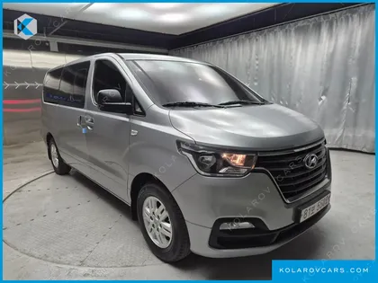HYUNDAI STAREX VAN 5-SEATER