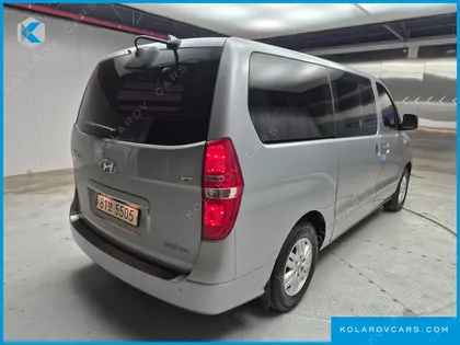 HYUNDAI STAREX VAN 5-SEATER