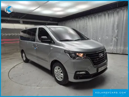 HYUNDAI STAREX VAN 5-SEATER