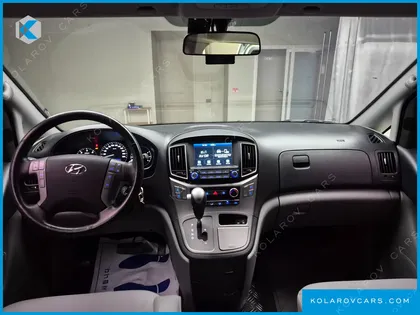 HYUNDAI STAREX VAN 5-SEATER