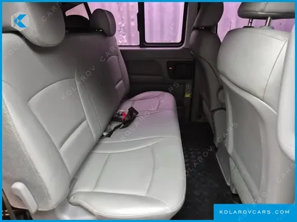 HYUNDAI STAREX VAN 5-SEATER