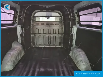 HYUNDAI STAREX VAN 5-SEATER