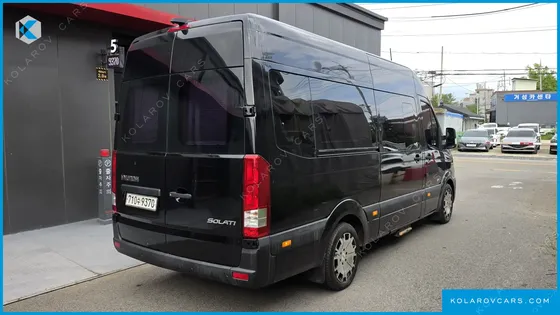 HYUNDAI SOLATI 15-SEATER