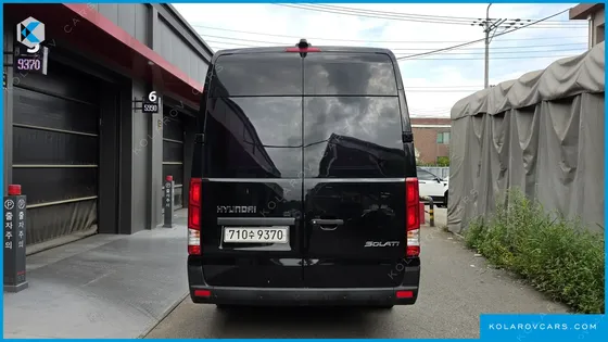 HYUNDAI SOLATI 15-SEATER