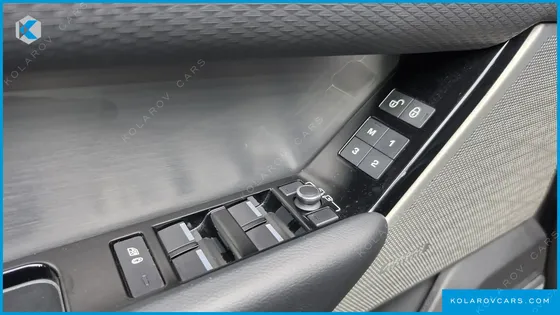 LAND ROVER RANGE ROVER VELAR 3.0 D300 R-DYNAMIC SE