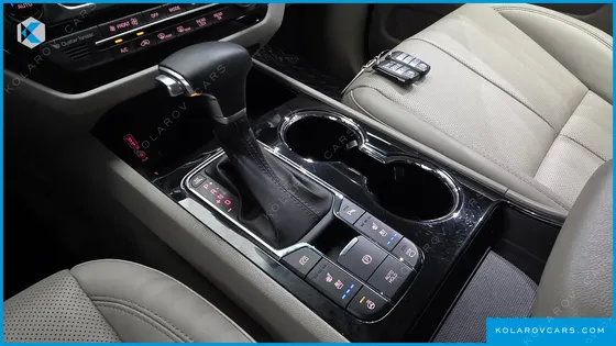 KIA CARNIVAL GASOLINE 7-SEATER LIMOUSINE