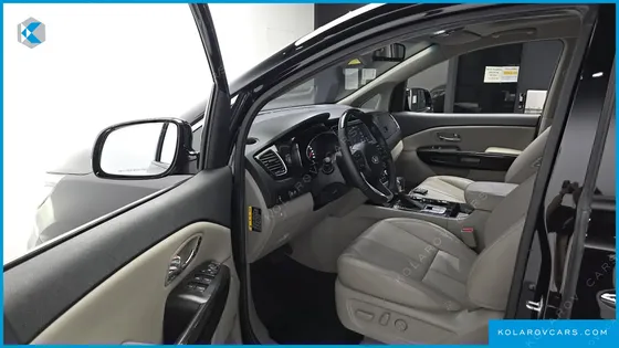 KIA CARNIVAL GASOLINE 7-SEATER LIMOUSINE