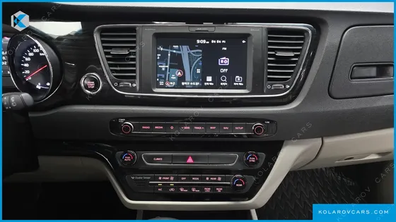 KIA CARNIVAL GASOLINE 7-SEATER LIMOUSINE