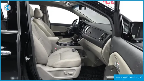 KIA CARNIVAL GASOLINE 7-SEATER LIMOUSINE
