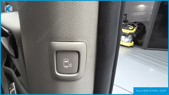 KIA CARNIVAL GASOLINE 7-SEATER LIMOUSINE