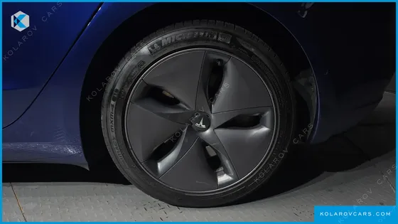 TESLA MODEL 3 STANDARD RANGE PLUE RWD