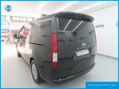 HYUNDAI STARIA 4WD TOURER 11-SEATER