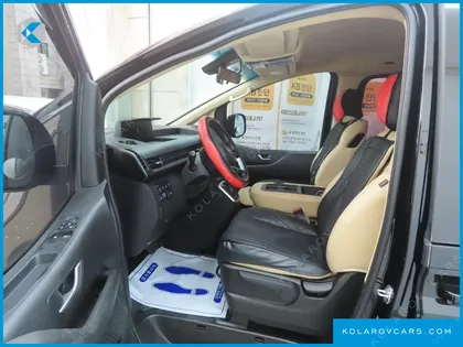 HYUNDAI STARIA 4WD TOURER 11-SEATER