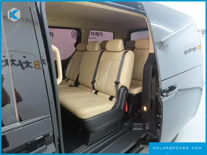 HYUNDAI STARIA 4WD TOURER 11-SEATER