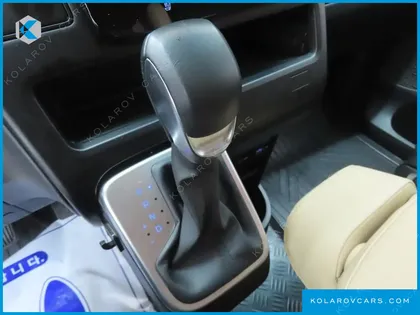 HYUNDAI STARIA 4WD TOURER 11-SEATER
