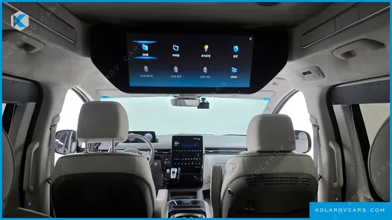 HYUNDAI STARIA 4WD LOUNGE 9-SEATER