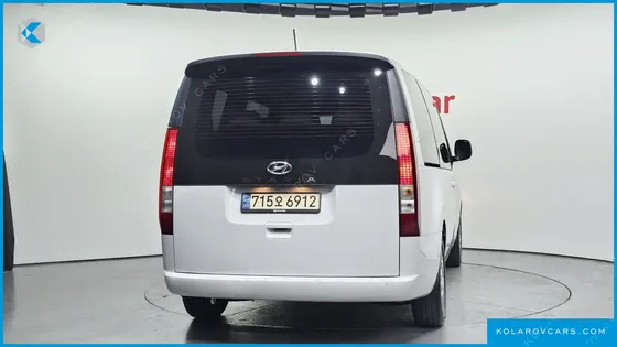 HYUNDAI STARIA TOURER 11-SEATER