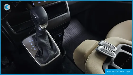 HYUNDAI STARIA TOURER 11-SEATER